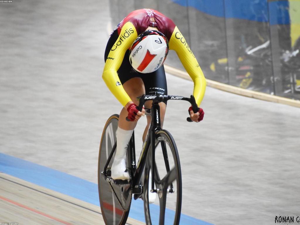 យុទ្ធសាស្ត្រប្រកួតស្លតនៅក្នុងសង្គមដីគៀន